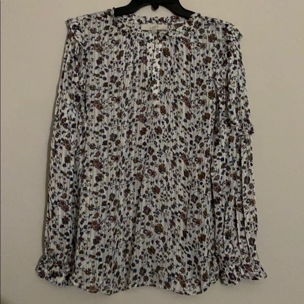Pretty Loft Top 💗